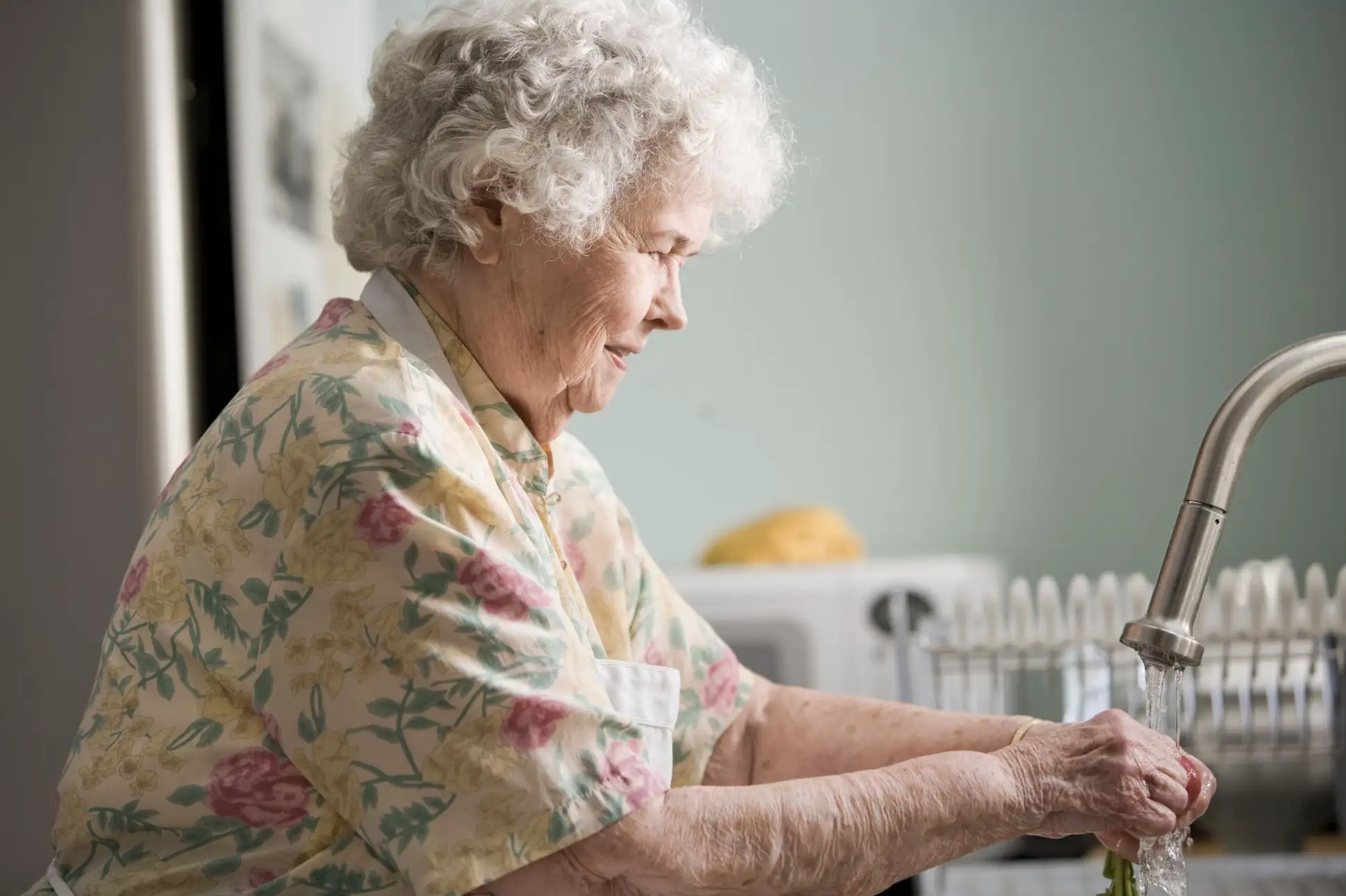 A sleep scientist conducting in-home sleep assessment